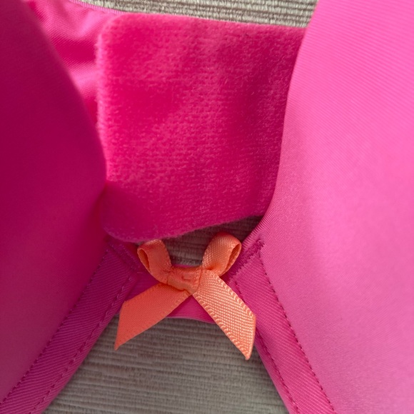 38D Victoria’s Secret underwire hot pink push up bra w lace on sides - Picture 7 of 8